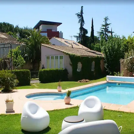 House With One Bedroom In Agde, With Pool Access, Enclosed Garden And