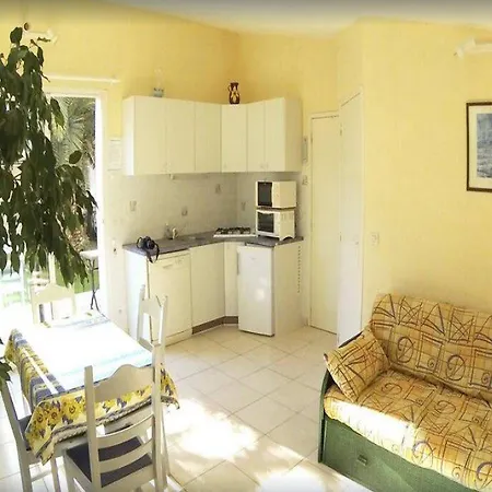 House With One Bedroom In Agde, With Pool Access, Enclosed Garden And Apartment Agde